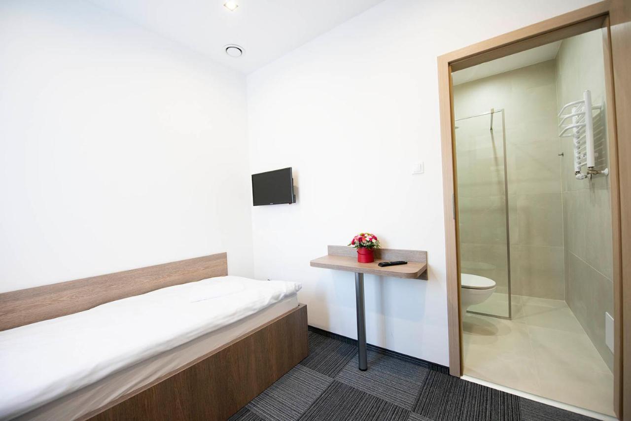 Hostel Sms Free Parking Bydgoszcz Esterno foto