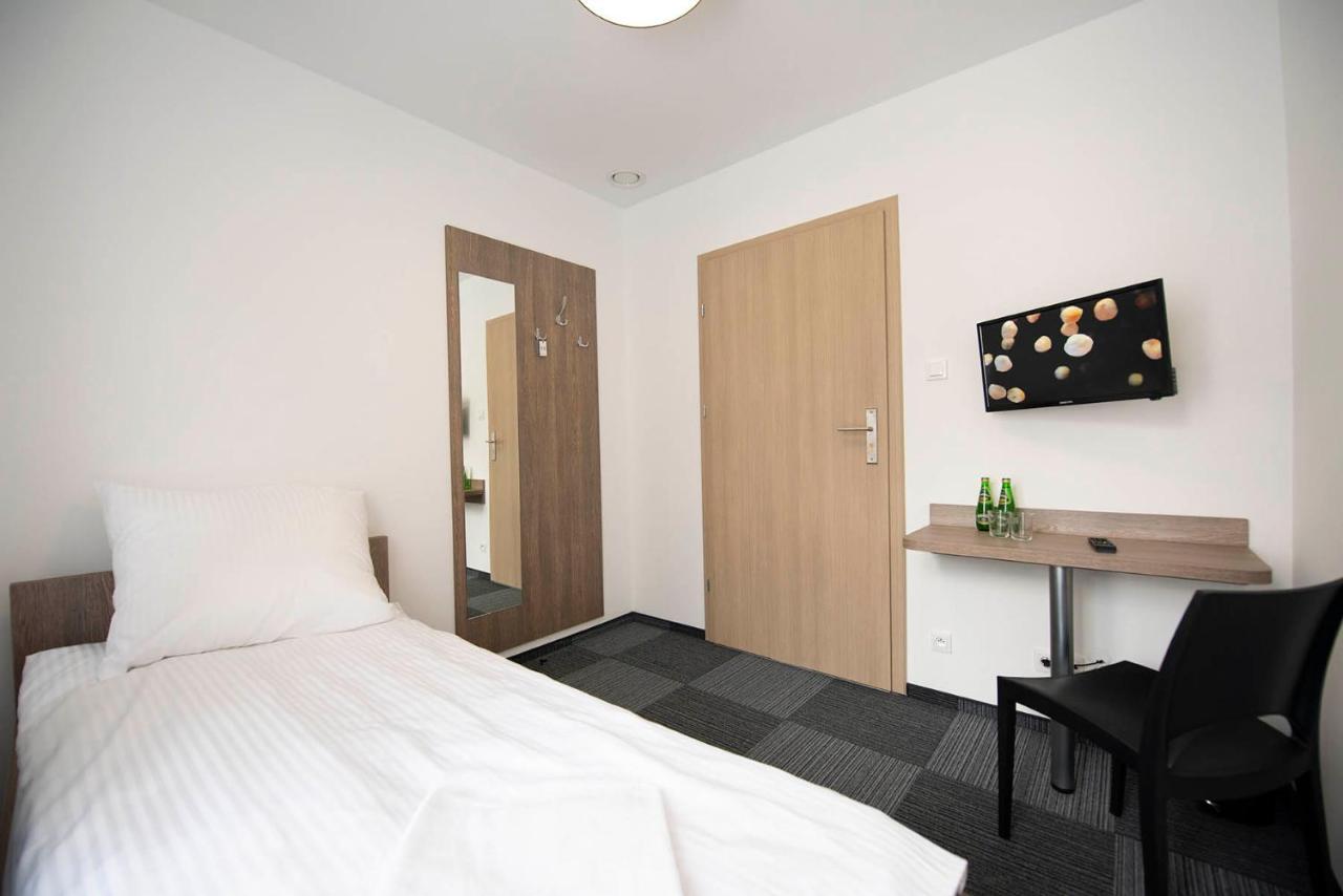 Hostel Sms Free Parking Bydgoszcz Esterno foto