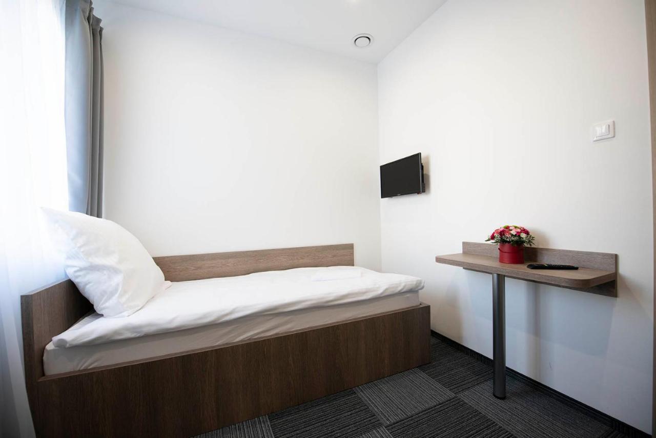Hostel Sms Free Parking Bydgoszcz Esterno foto